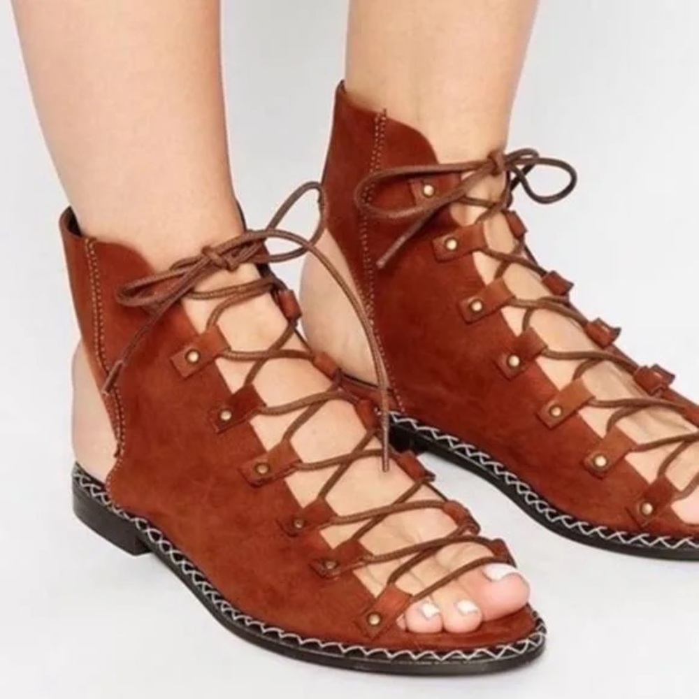Free People Edgewater Lace-Up Flat Leather Gladiator Sandal (7)